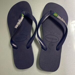 New Flip-flop put your finger in
